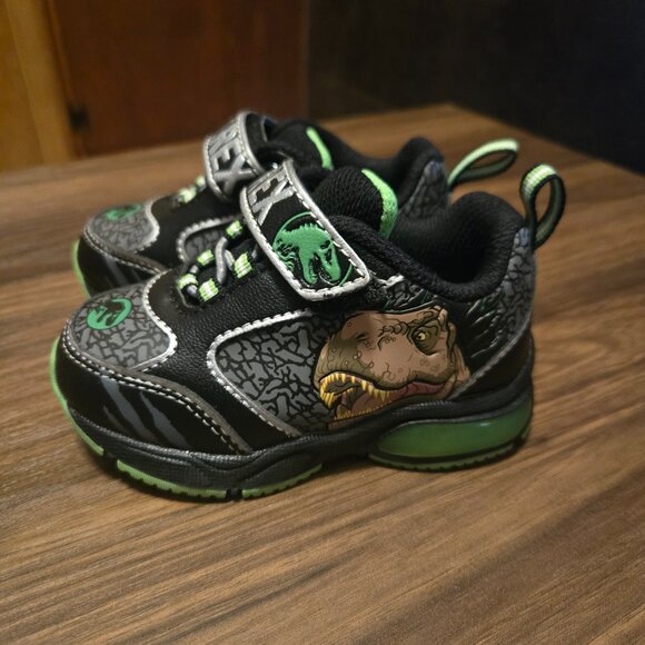 Toddler dinosaur sneakers size 6 - Picture 3 of 5